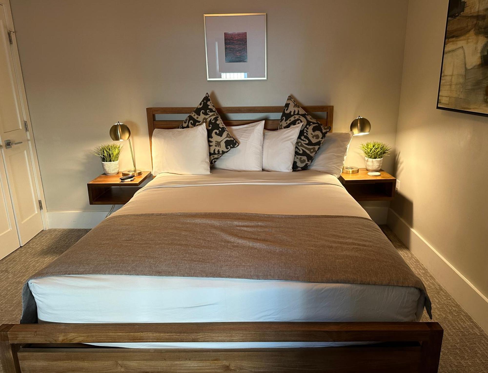 Entire Modern 7 Unit 7 Bath Boutique Inn Νιούπορτ Εξωτερικό φωτογραφία