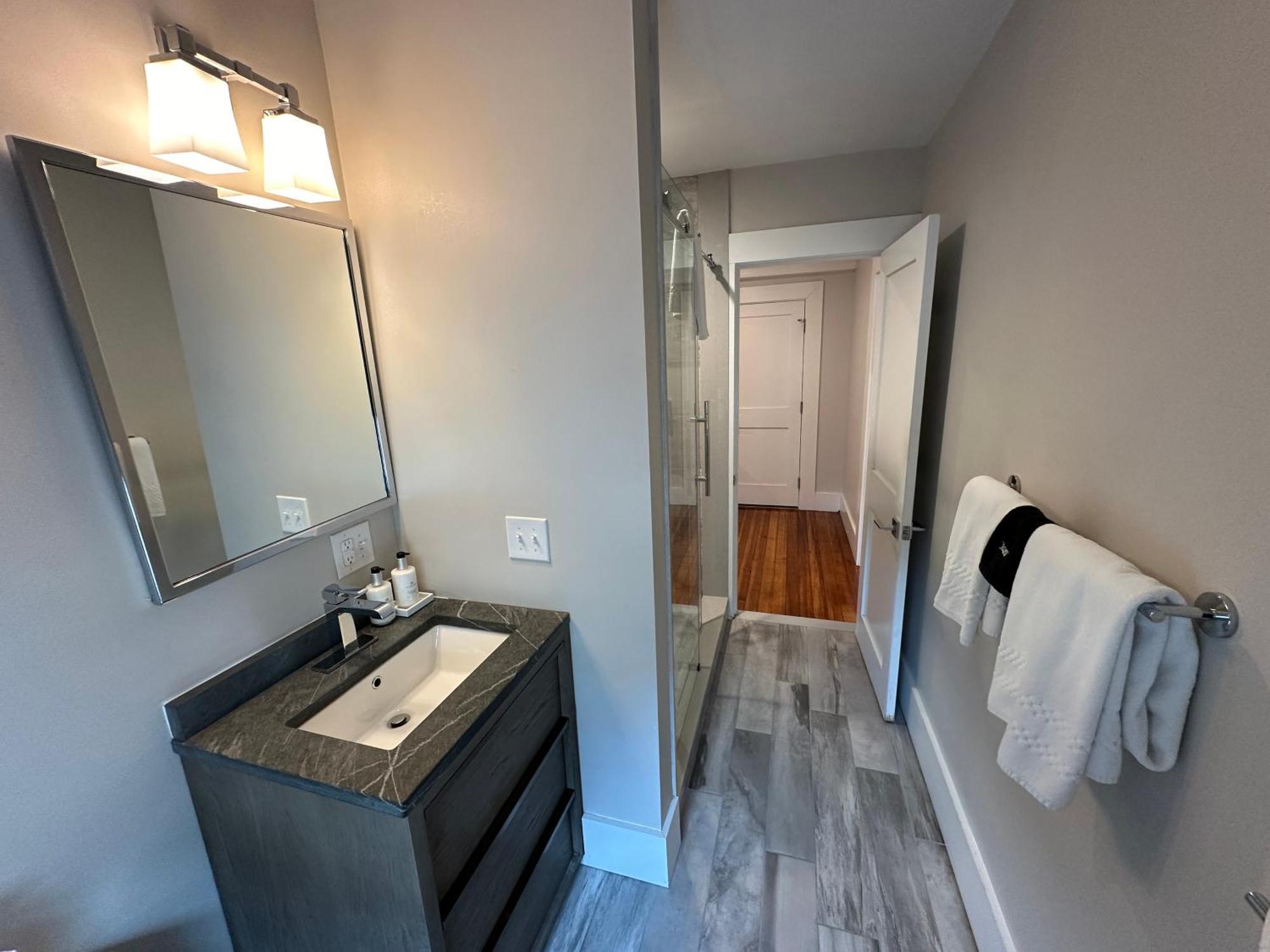 Entire Modern 7 Unit 7 Bath Boutique Inn Νιούπορτ Εξωτερικό φωτογραφία